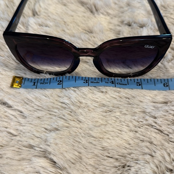Quay Sunglasses - Picture 5 of 6